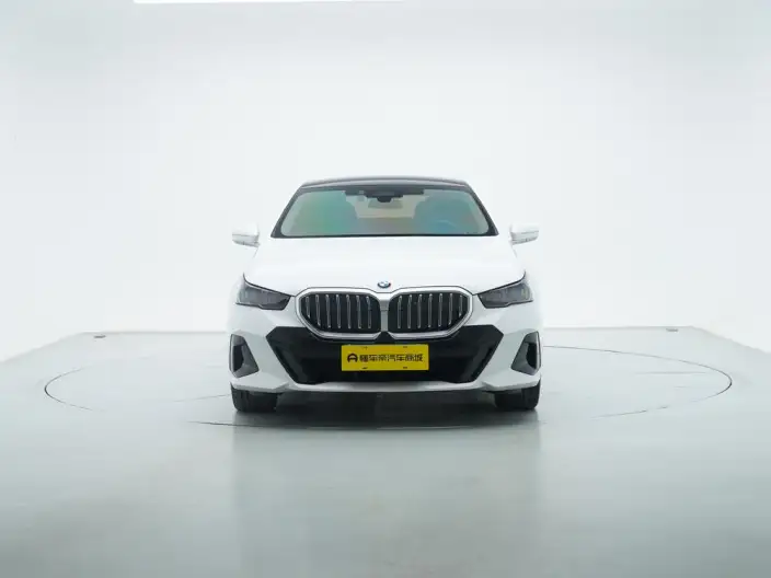 BMW 5 Series 2025 Model Facelift 525Li M Sports Set – фото 2