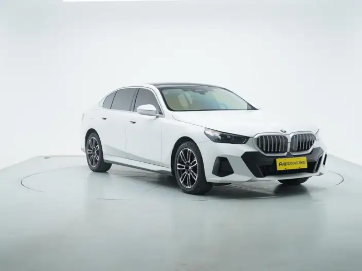 BMW 5 Series 2025 Model Facelift 525Li M Sports Set – фото 3