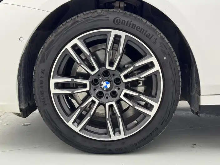 BMW 5 Series 2025 Model Facelift 525Li M Sports Set – фото 9