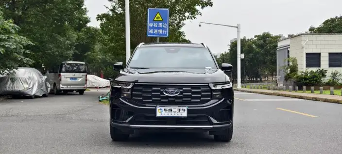 Ford Edge 2025 Model Ford Edge L 2.0T EcoBoost 2WD VII seat Luxury Model – фото 2