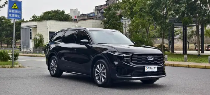 Ford Edge 2025 Model Ford Edge L 2.0T EcoBoost 2WD VII seat Luxury Model – фото 3