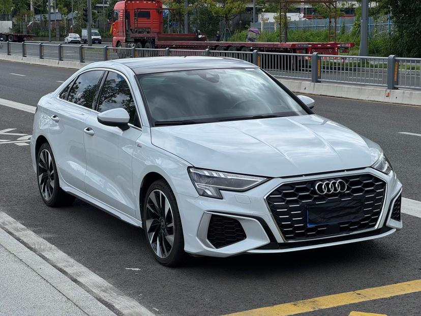 Audi A3 2023 Facelift A3L Limousine 35 TFSI Sport – фото 3