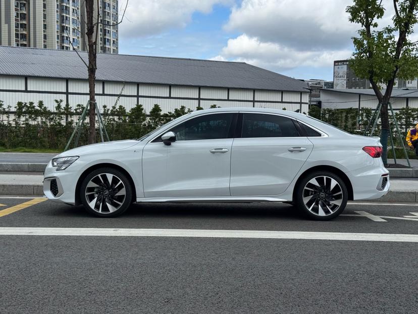 Audi A3 2023 Facelift A3L Limousine 35 TFSI Sport – фото 4