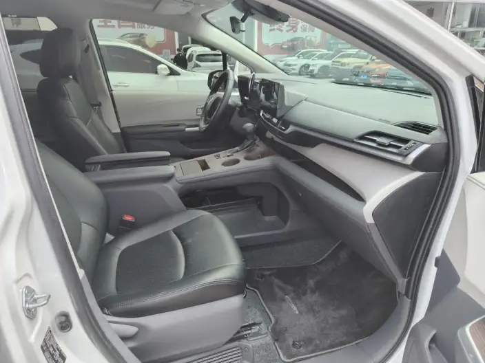 Toyota Sienna 2026 Model Hybrid 2.5L Comfort Edition – фото 7