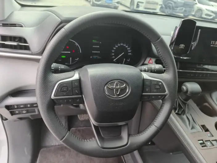 Toyota Sienna 2026 Model Hybrid 2.5L Comfort Edition – фото 10