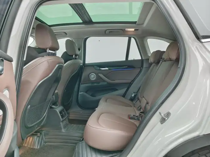 BMW X1 2022 Model sDrive25Li Leading Model – фото 9