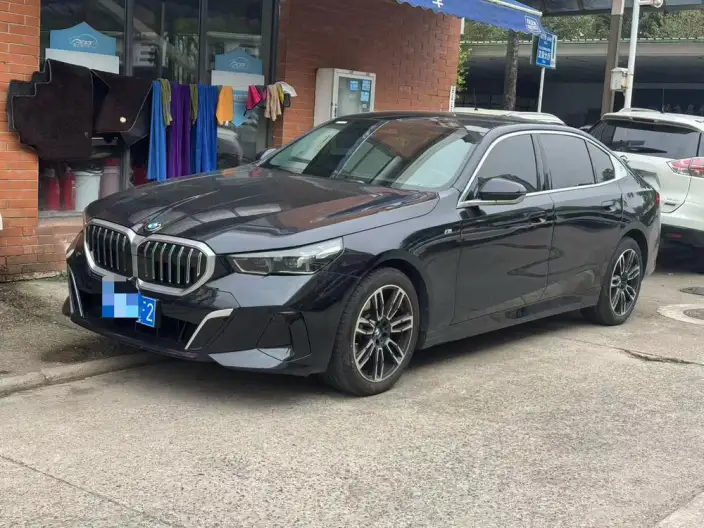 BMW 5 Series 2024 Model 525Li M Sports Set – фото 1