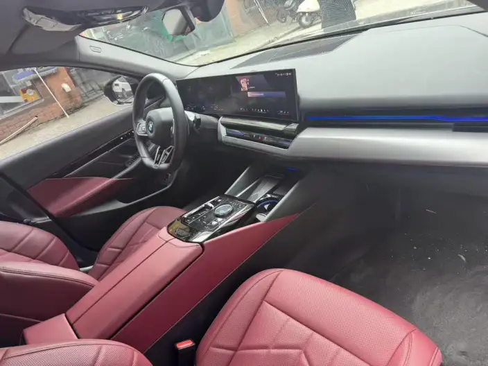 BMW 5 Series 2024 Model 525Li M Sports Set – фото 4