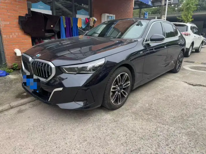BMW 5 Series 2024 Model 525Li M Sports Set – фото 5