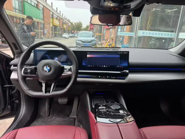 BMW 5 Series 2024 Model 525Li M Sports Set – фото 6