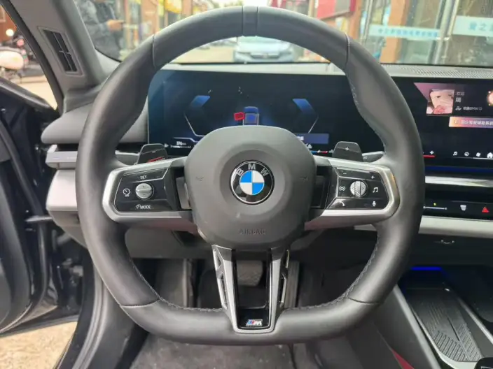 BMW 5 Series 2024 Model 525Li M Sports Set – фото 8
