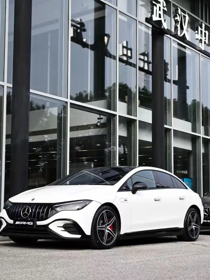 Mercedes-Benz EQE AMG 2023 Model EQE 53 4MATIC+ – фото 5