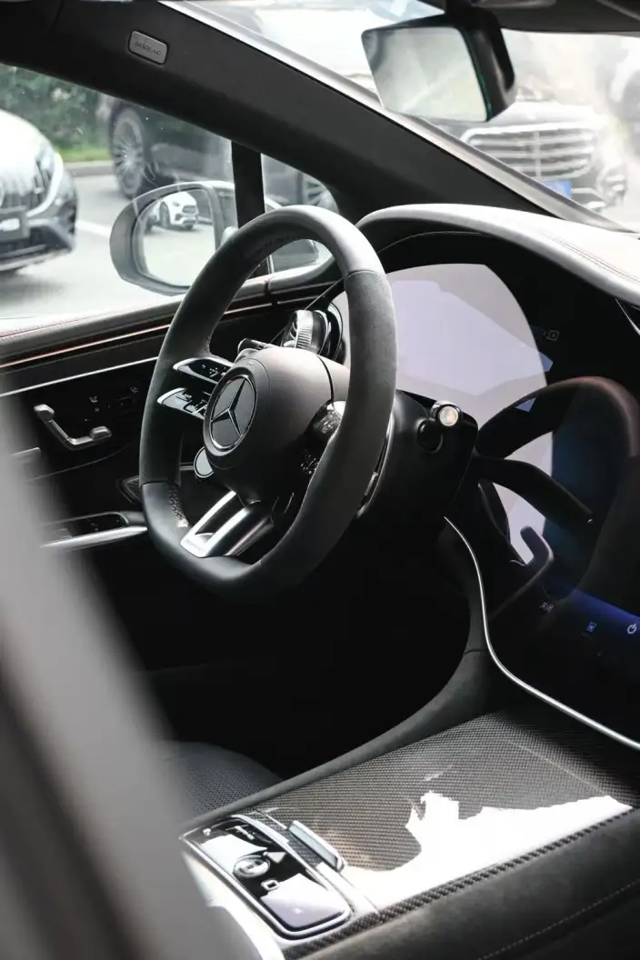 Mercedes-Benz EQE AMG 2023 Model EQE 53 4MATIC+ – фото 7