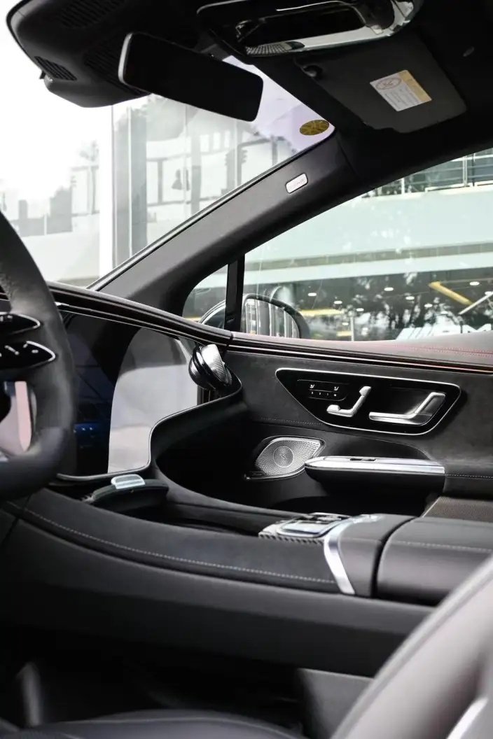 Mercedes-Benz EQE AMG 2023 Model EQE 53 4MATIC+ – фото 8