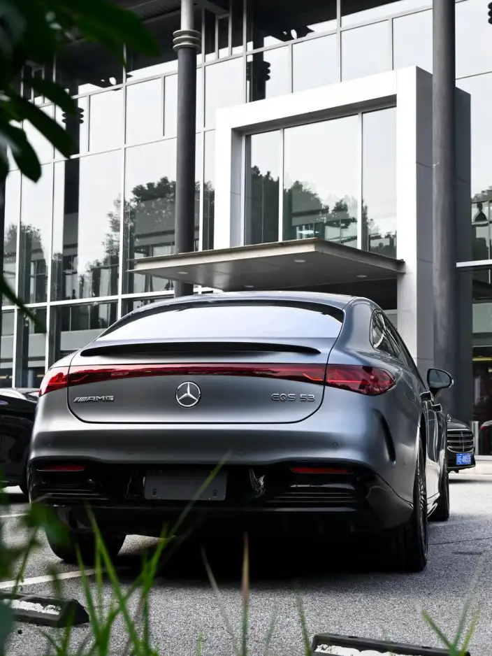 Mercedes-Benz EQS AMG 2022 Model AMG EQS 53 4MATIC+ – фото 3