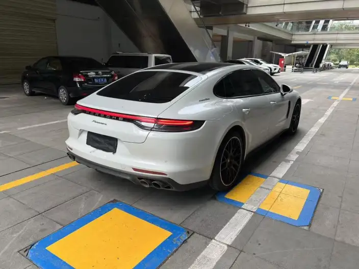 Panamera 2023 Model Panamera Executive Extended Platinum Edition 2.9T – фото 7