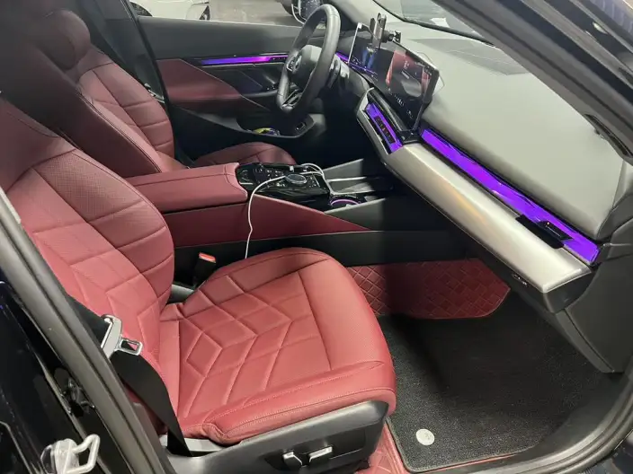 BMW 5 Series 2026 Model 525Li M Sports Set – фото 7