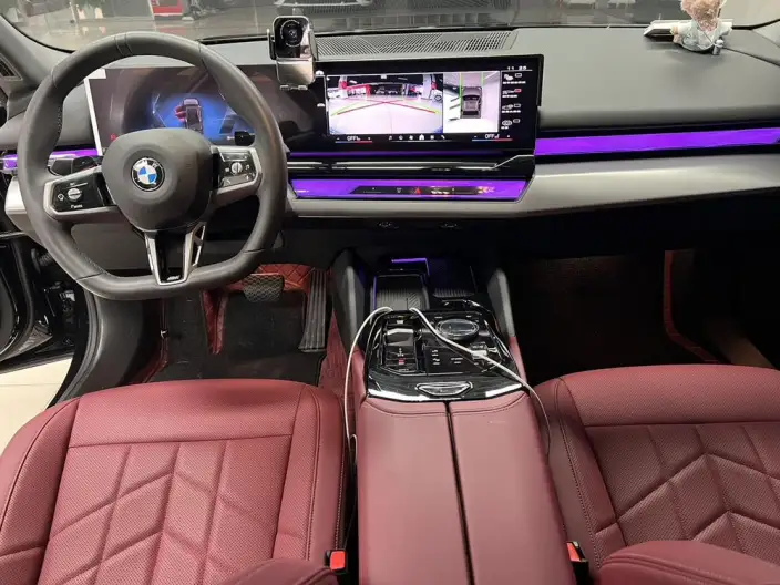 BMW 5 Series 2026 Model 525Li M Sports Set – фото 8