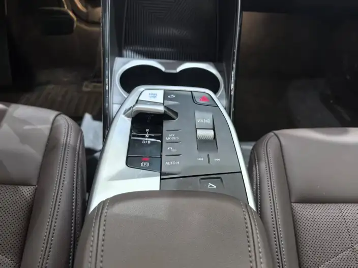 BMW iX 1 2025 Model eDrive25L X Design Set – фото 6