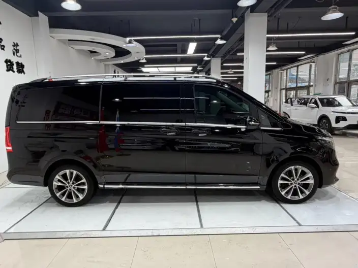 Mercedes-Benz V-Class 2022 Model V 260 Premium Edition – фото 7