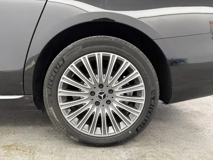 Mercedes-Benz E-Class 2023 Model E 300 L Luxury Model sedan – фото 9