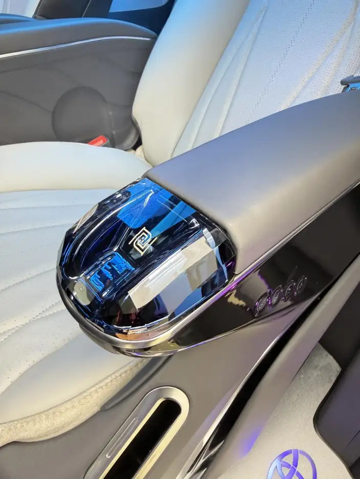 Toyota Sienna 2024 Model Hybrid 2.5L Comfort Edition – фото 7