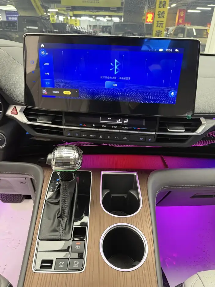 Toyota Sienna 2024 Model Hybrid 2.5L Comfort Edition – фото 9