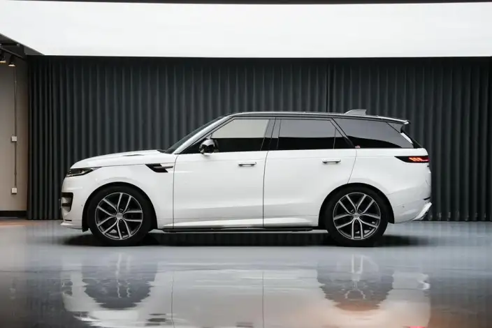 Range Rover Sport 2024 Model 400PS DYNAMIC SE