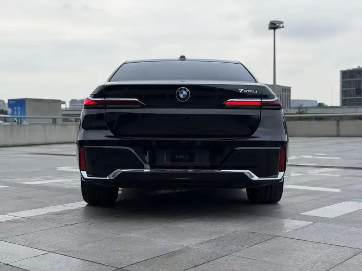BMW 7 Series 2026 Model Facelift 735Li M Sports Set – фото 5