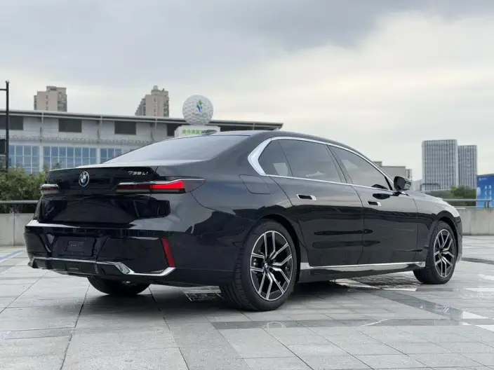 BMW 7 Series 2026 Model Facelift 735Li M Sports Set – фото 6