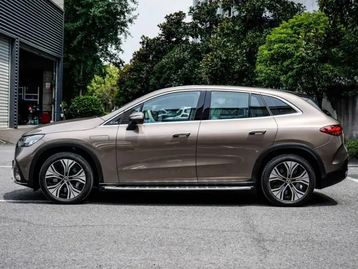 Mercedes-Benz EQE SUV 2023 Model EQE SUV 350 4MATIC Deluxe Edition – фото 3