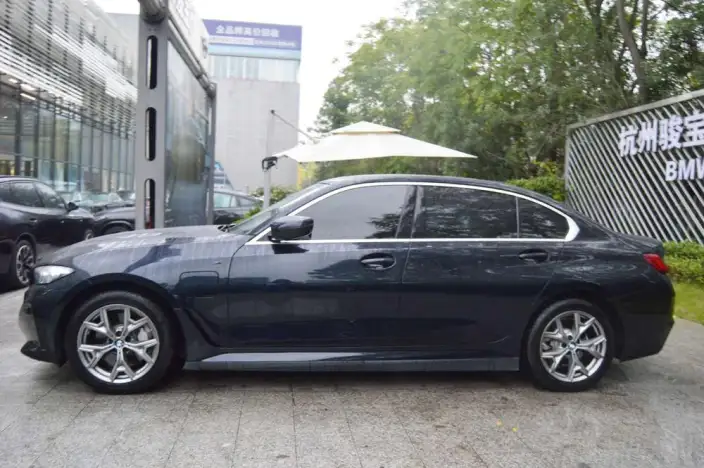BMW i3 2025 Model eDrive35L – фото 3