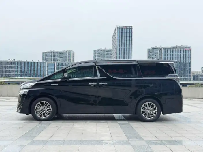 Vellfire 2021 Model Toyota Crown Hybrid 2.5L HV Premium Edition
