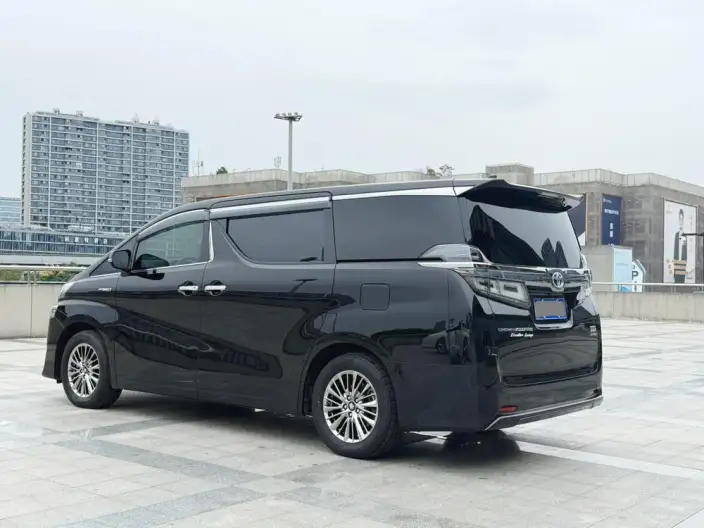 Vellfire 2021 Model Toyota Crown Hybrid 2.5L HV Premium Edition