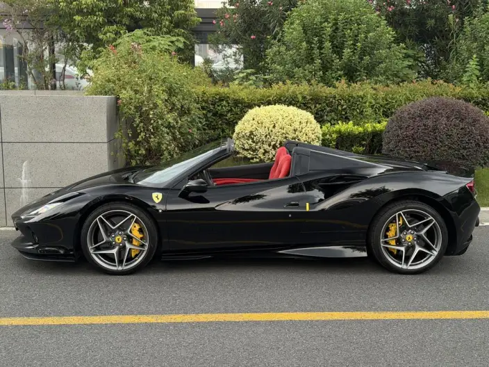 Ferrari F8 2020 Model Spider 3.9T V8