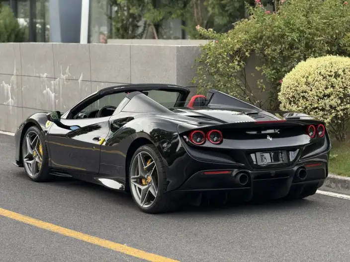 Ferrari F8 2020 Model Spider 3.9T V8