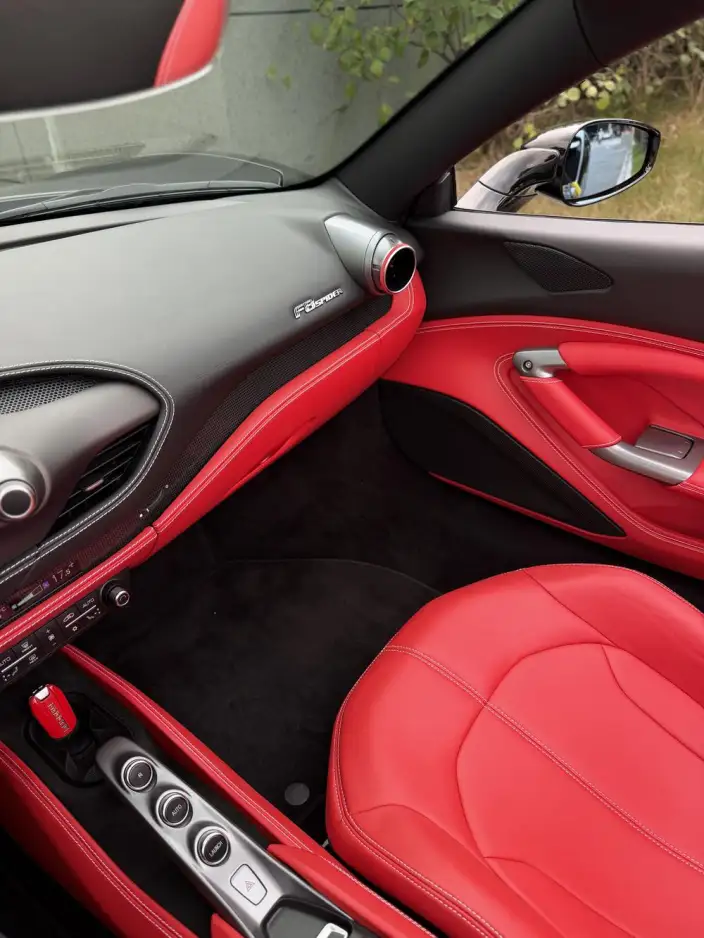 Ferrari F8 2020 Model Spider 3.9T V8 – фото 6