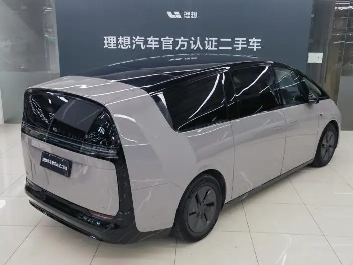 Li Auto MEGA 2024 Model Ultra Edition – фото 6