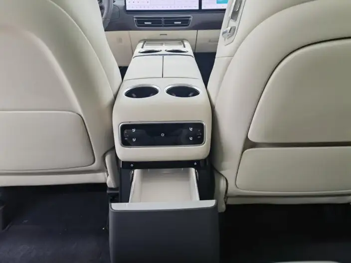 Li Auto MEGA 2024 Model Ultra Edition – фото 10