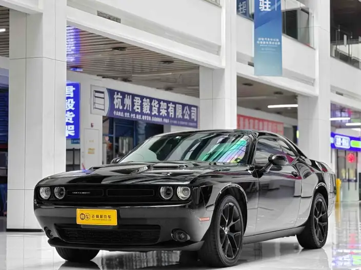 Challenger 2023 Model 3.6L Automatic Rear Drive 5 seat Parallel Imported – фото 1