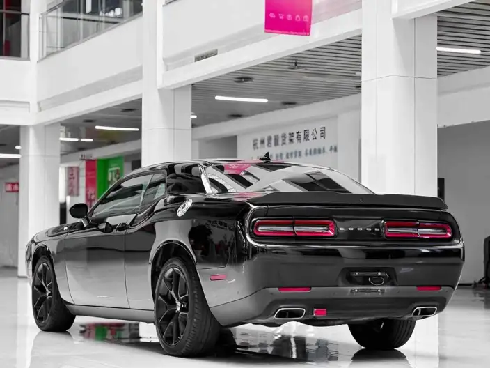 Challenger 2023 Model 3.6L Automatic Rear Drive 5 seat Parallel Imported – фото 4