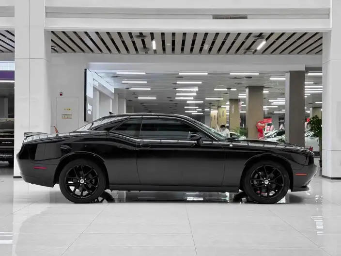 Challenger 2023 Model 3.6L Automatic Rear Drive 5 seat Parallel Imported – фото 7