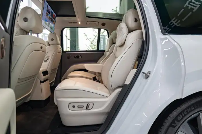 Li Auto i8 2025 Model Standard Edition – фото 7