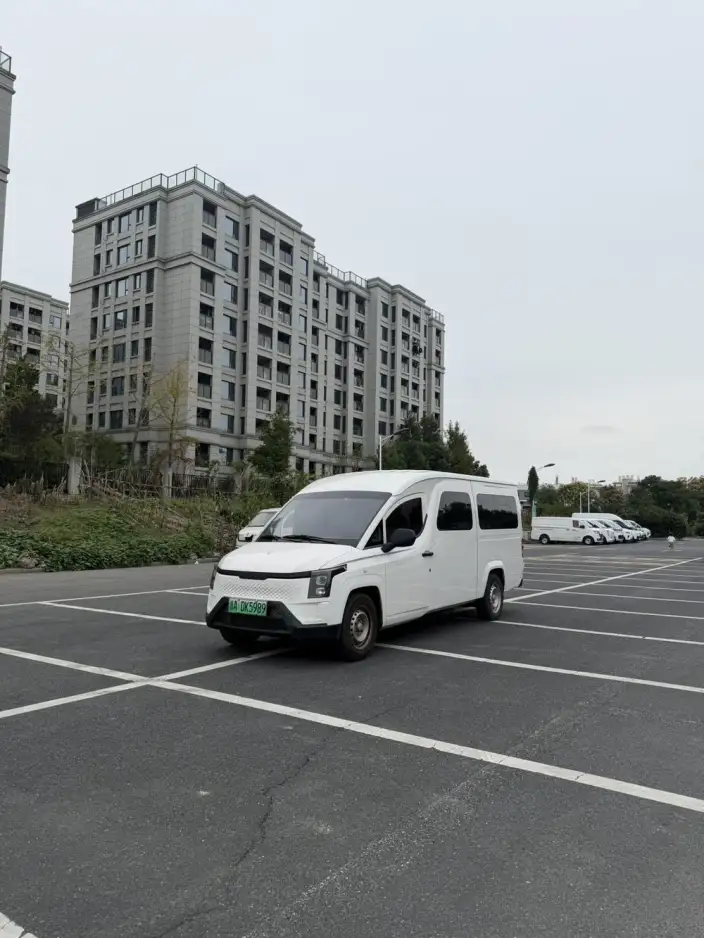 Yufeng Golden Warehouse 2025 Model Passenger car Edition – фото 1