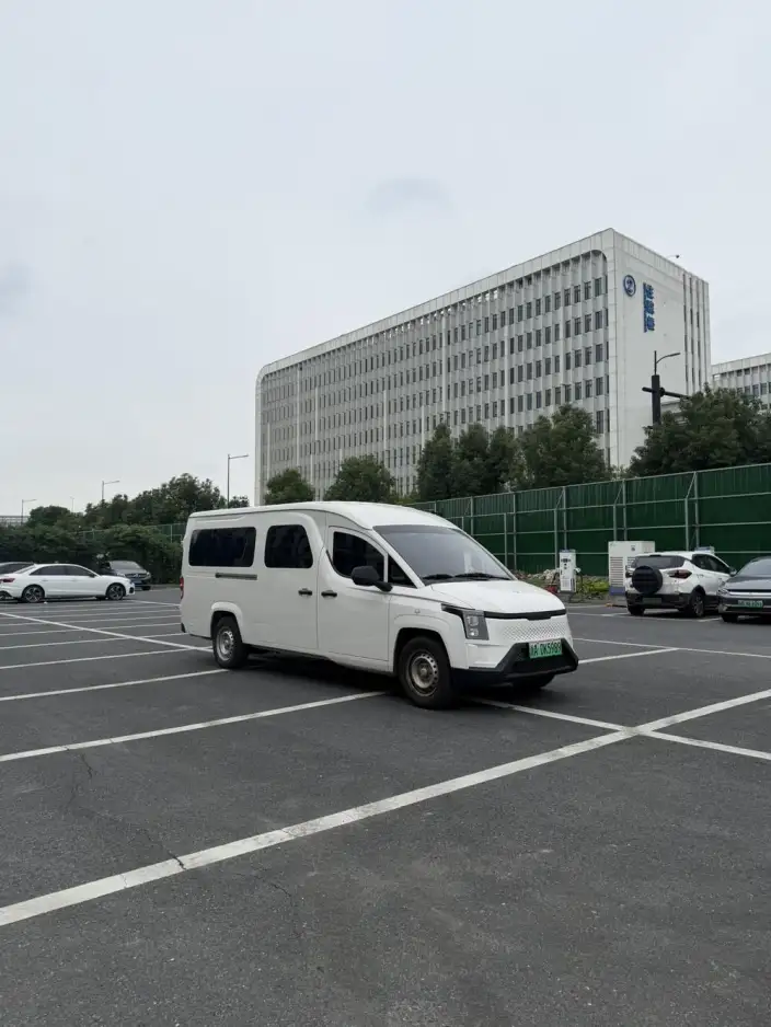 Yufeng Golden Warehouse 2025 Model Passenger car Edition – фото 3