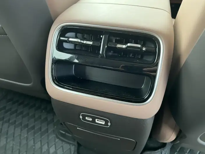 Leapmotor C10 2027 Model EV Edition 660 Smart Edition – фото 6