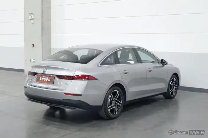 Roewe D7 DMH 2023 Model 125 Beyond Edition