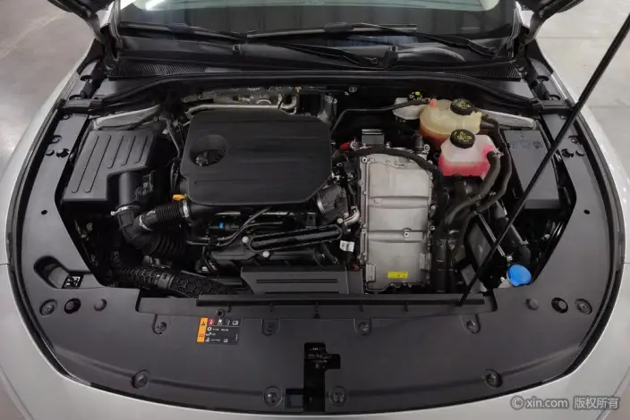 Roewe D7 DMH 2023 Model 125 Beyond Edition – фото 5