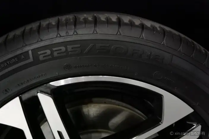 Roewe D7 DMH 2023 Model 125 Beyond Edition – фото 10