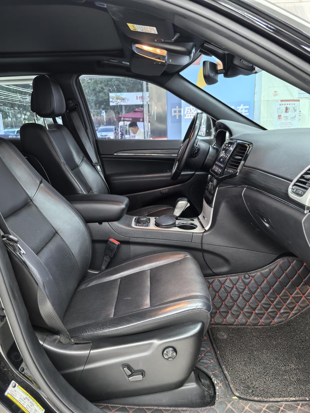 JEEP Grand Cherokee Imported Модель 2021 года 3.0L 80 Anniversary Edition – фото 6